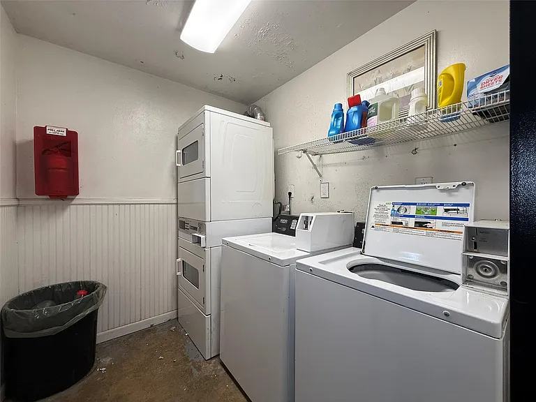 1801 Cortlandt St #17 — Photo 4