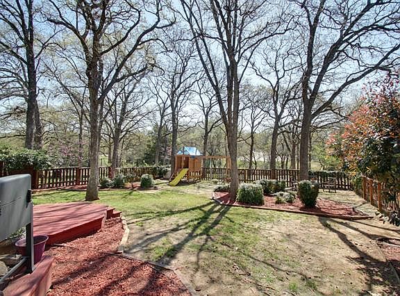 3rd image of 2635 Woodside Dr