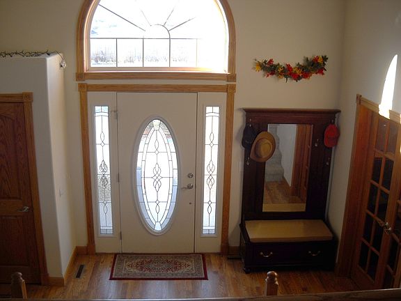 Foyer, entrance, Den to the right