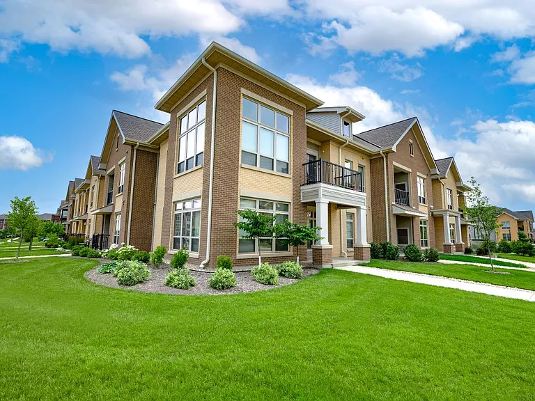 Paragon Place at Bear Claw Way — Photo 27