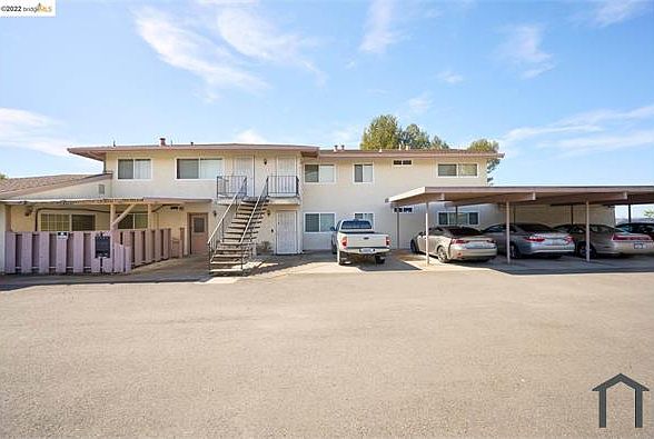 2nd image of 141 Yorkshire Ct APT A
