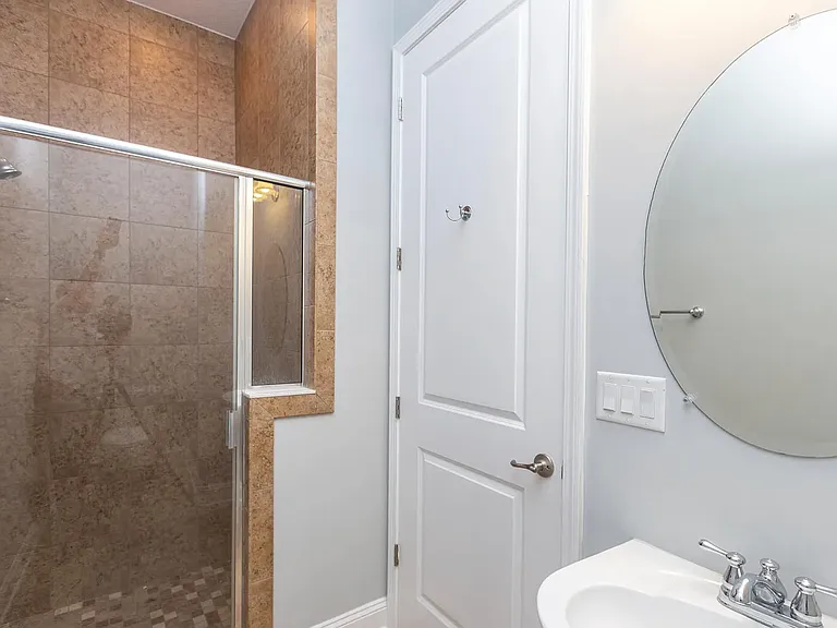 148 Woodcross Dr — Photo 29