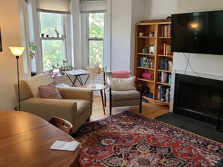 1916 15th St NW #2 — Photo 3