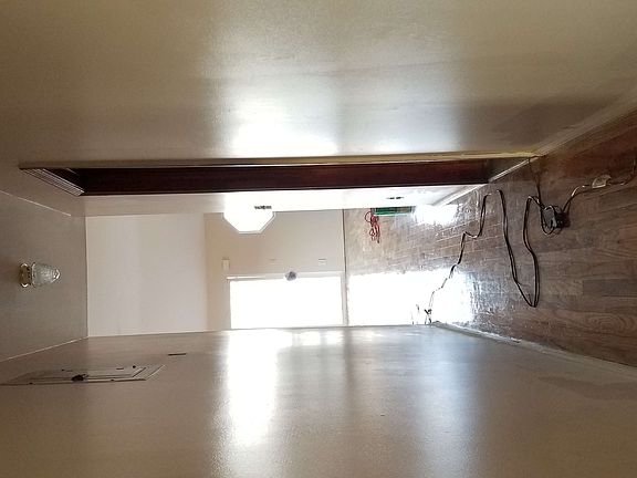3rd image of 976 E 59th St #2
