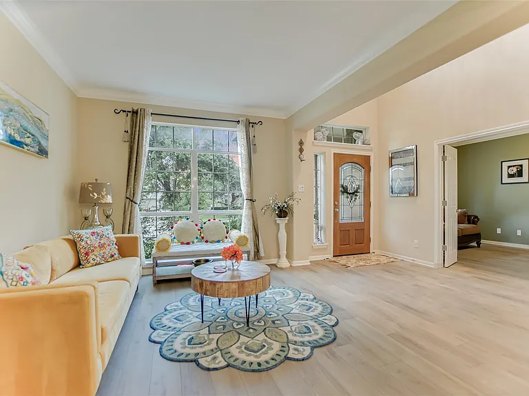 3706 Katie Ln — Photo 11