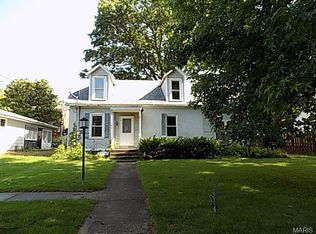 527 E Oak St #24, Greenville, IL