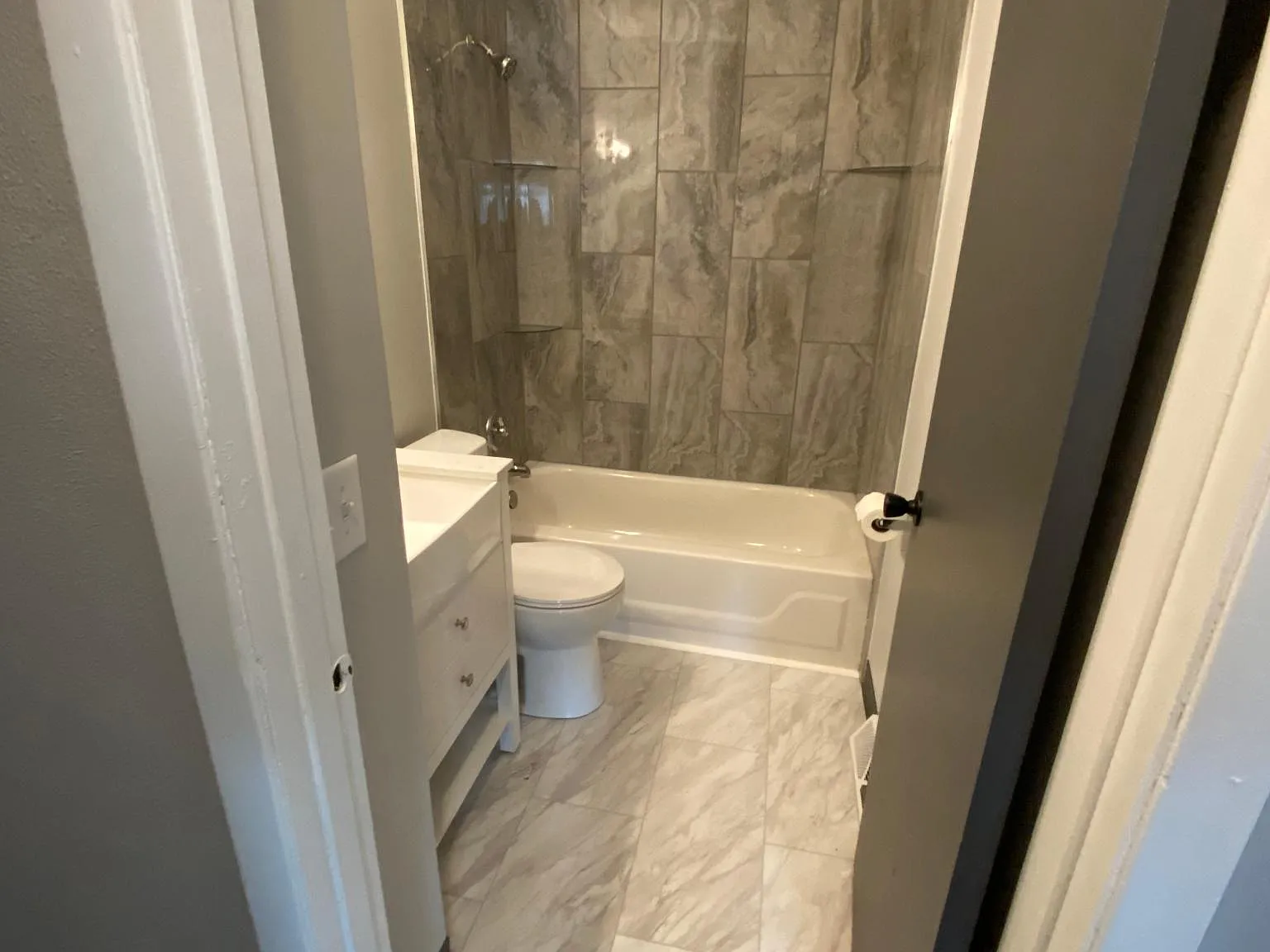 6530 Cedar St — Photo 4