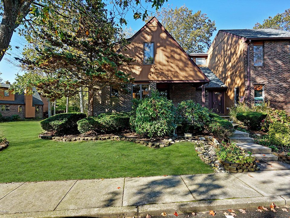 1st image of 1012 Lighthouse Ln #12F