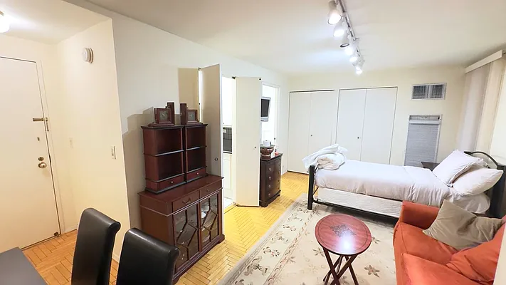 Rented by Barlavi Inc. | media 4