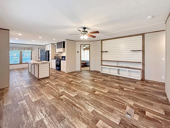 5th image of 175 Hannah Cir