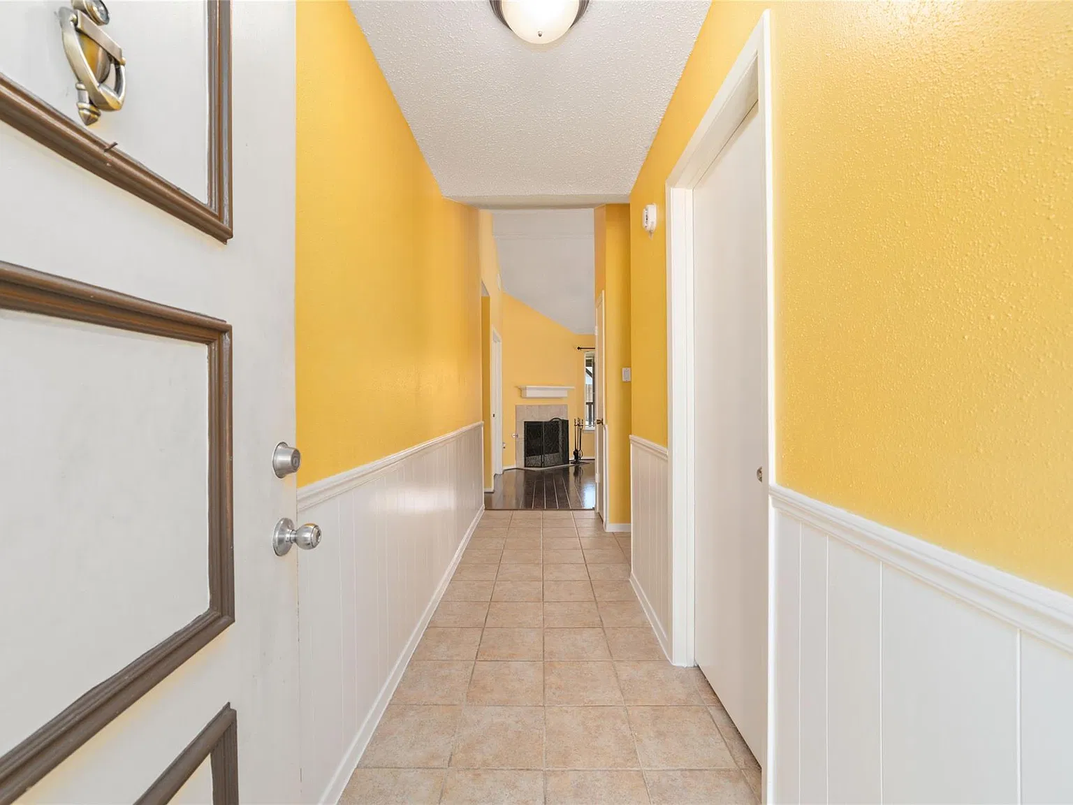 3 bed, 2.0 bath, 1078 sqft, $1,600 — Photo 3
