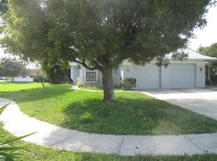 7941 Aztec Ct, Lake Worth, FL 33463