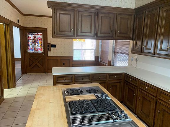 2nd image of 11918 Carriage Hill Dr