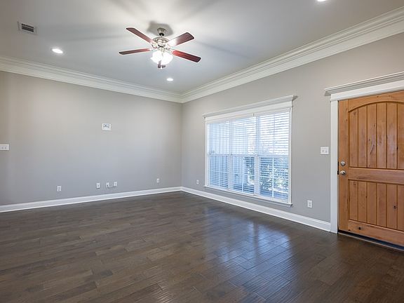 4th image of 3918 Karaline Cir