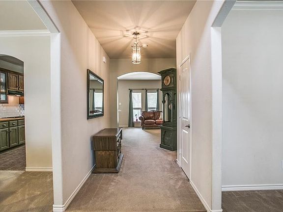 5th image of 1924 Spencer Ln