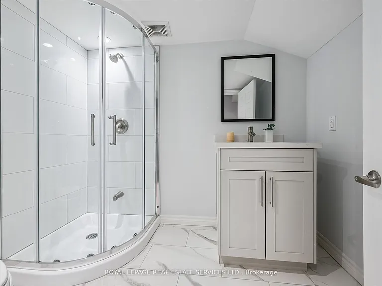2485 Wooden Hill Cir — Photo 33