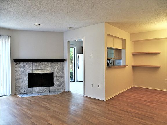 4th image of 873 Dublin Dr APT C