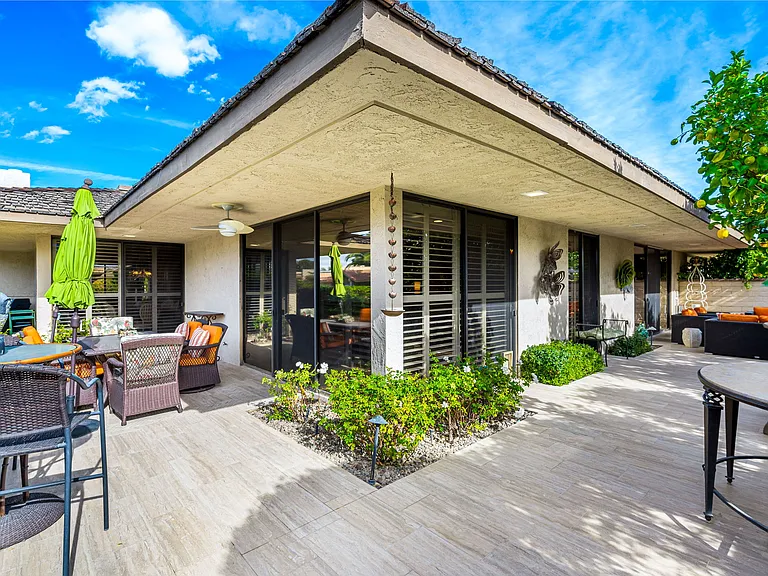 1 Briarcliff Ct — Photo 47