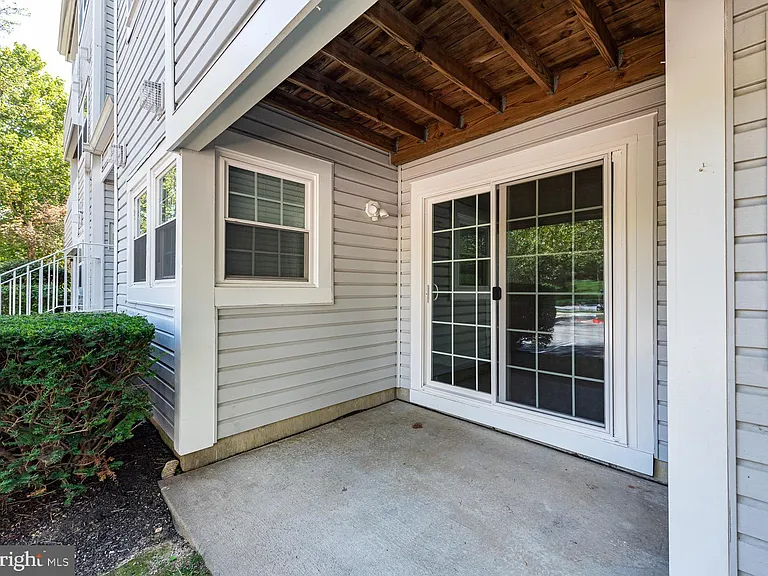 8360 Montgomery Run Rd NW #D — Photo 17
