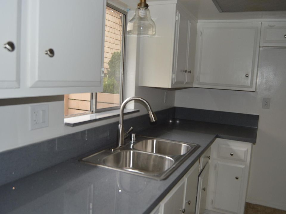 New Kitchen Counters & Sink