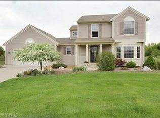 7832 Deer Grove Ct NE, Rockford, MI 49341