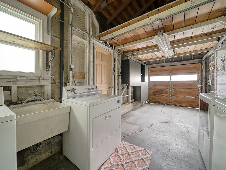 119 Claremont Ave — Photo 20