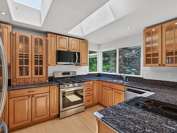 3rd image of 15248 SE 49th St