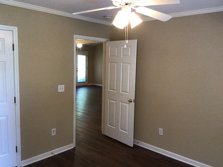 1321 Kenwood St — Photo 11
