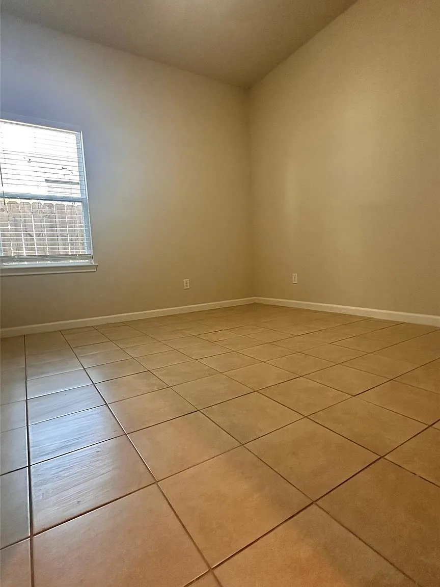 2 bed, 2.0 bath, 950 sqft, $1,400 — Photo 3