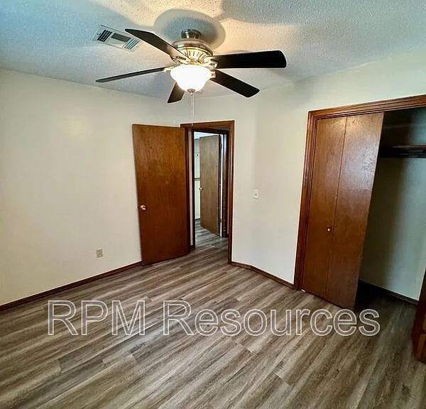 7625 S Sherwood Ave — Photo 15