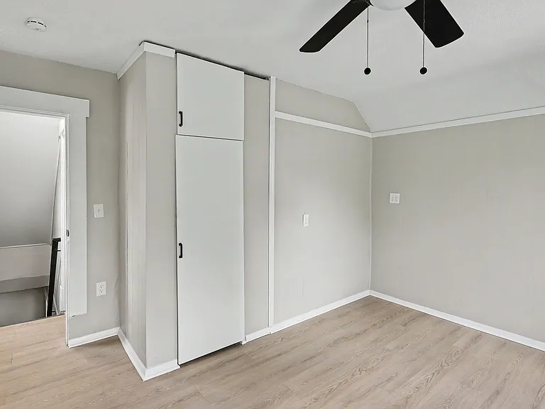1756 Bruck St — Photo 10