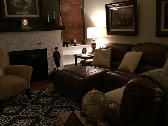 2nd image of 1111 E Elmhurst Ave