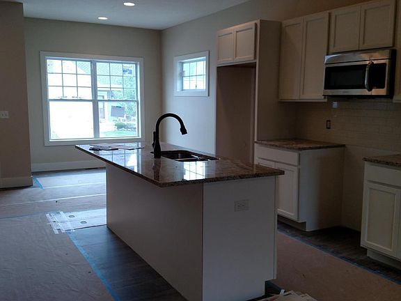 5th image of 684 Braeside Dr SE #61