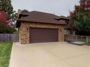 1306 Manor Dr, Decatur, IL 62526