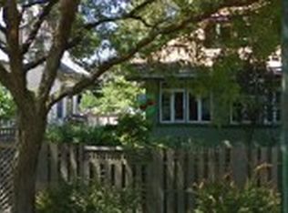 7064 N Ridge Blvd, Chicago, IL 60645