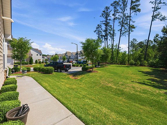3rd image of 434 Shale Creek Dr