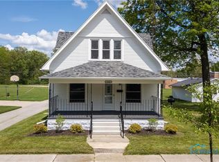 214 Woodland Ave, Swanton, OH 43558
