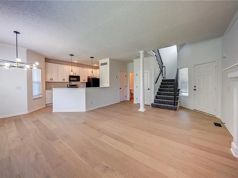 15922 W 91st Ter — Photo 3