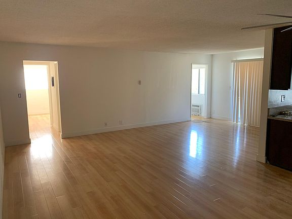 5th image of 1476 S Shenandoah St APT 201