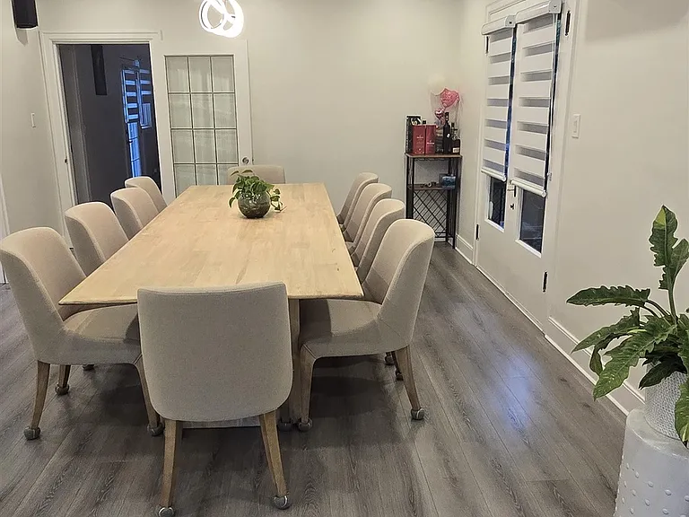 407 Saint George St — Photo 14