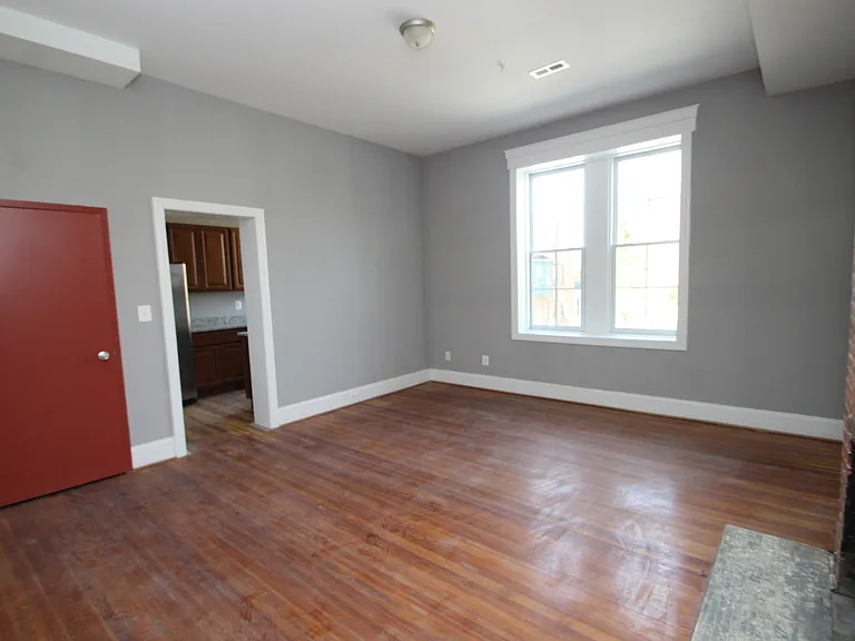 211 W Lanvale St — Photo 7