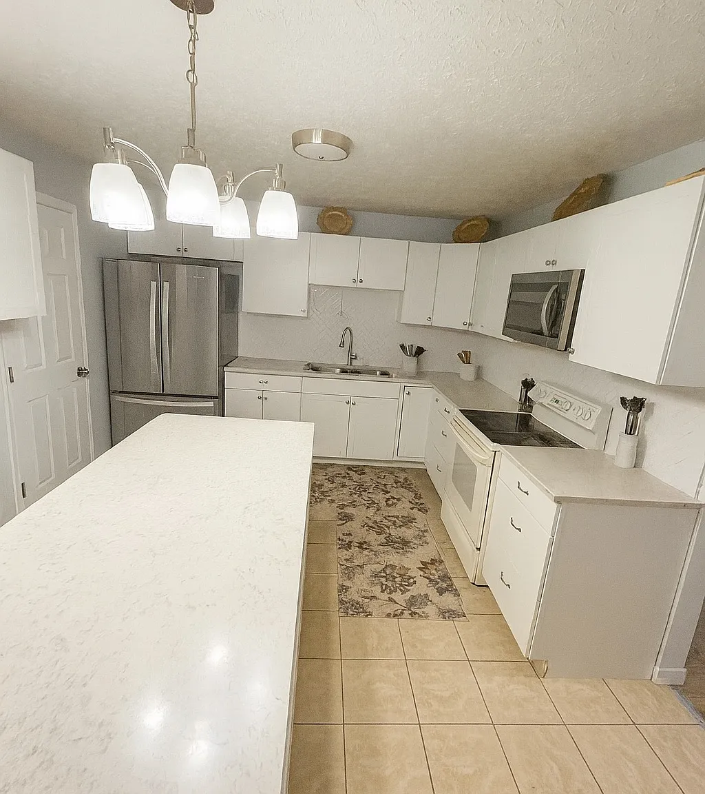 5 bed, 1800 sqft, $2,700 — Photo 2