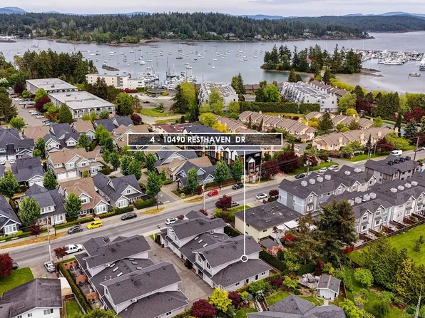 10490 Resthaven Dr #4, Sidney, BC V8L 3H7