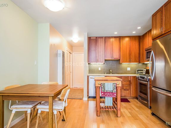 3rd image of 115 Carl St APT 2