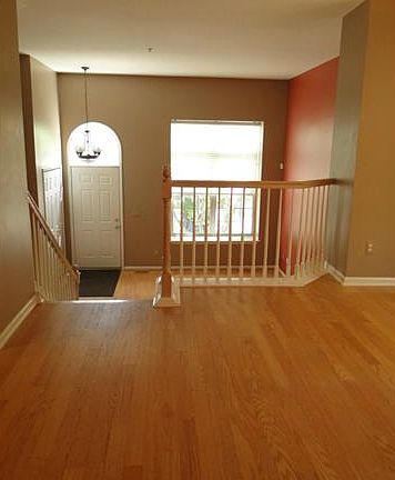 4th image of 29237 Glen Oaks Blvd E #1