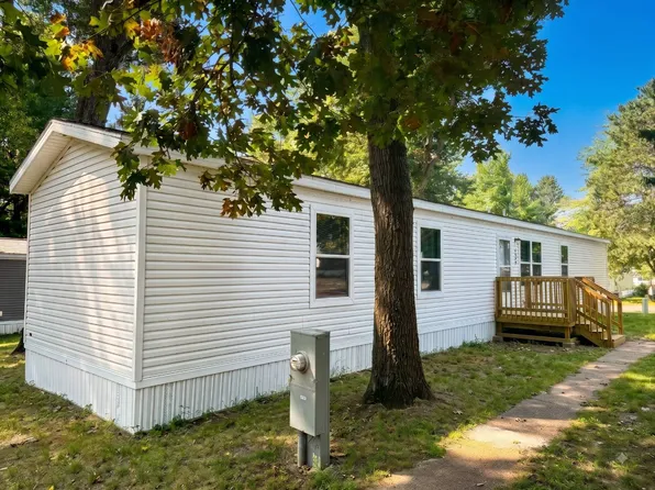 239 Violet Ln E, Altoona, WI 54720