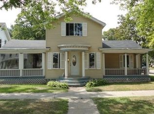 719 Oak St, Baraboo, WI 53913