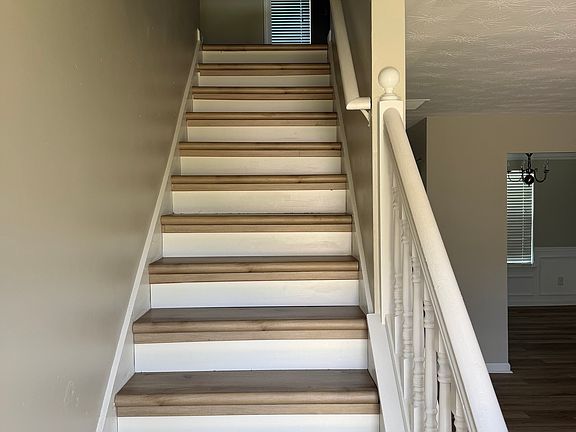 3rd image of 90 Keyton Dr