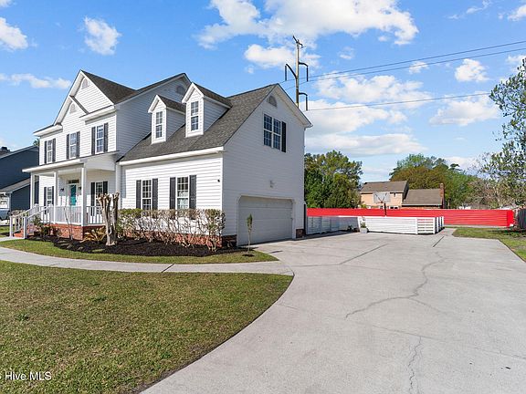 4th image of 604 N Colony Circle