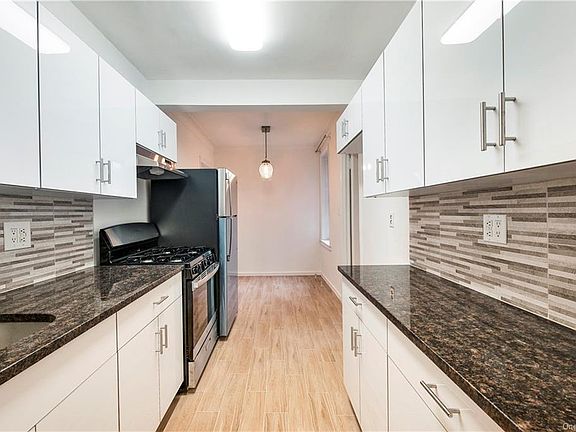 2nd image of 1 Broad Park Way APT 7A